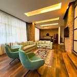 101- Garden, Jacuzzi, Spacious, Luxury House