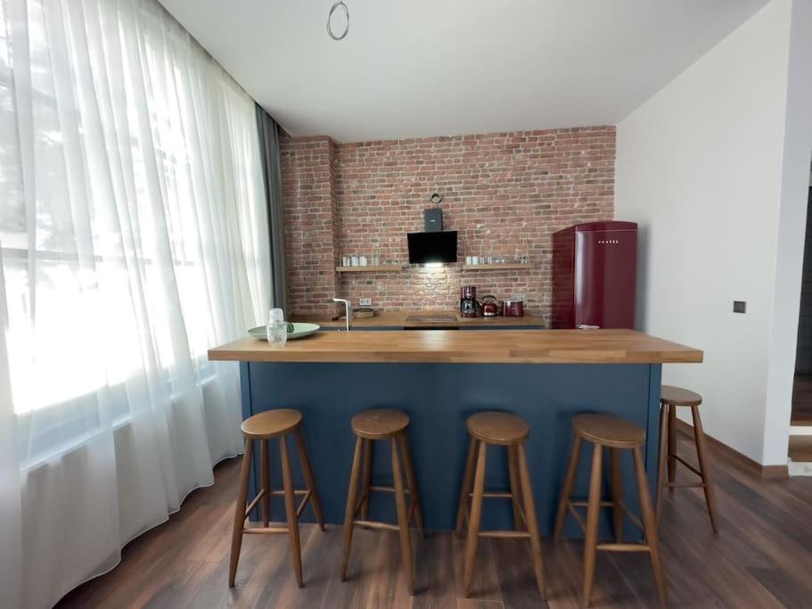 101- Garden, Jacuzzi, Spacious, Luxury House Daire *