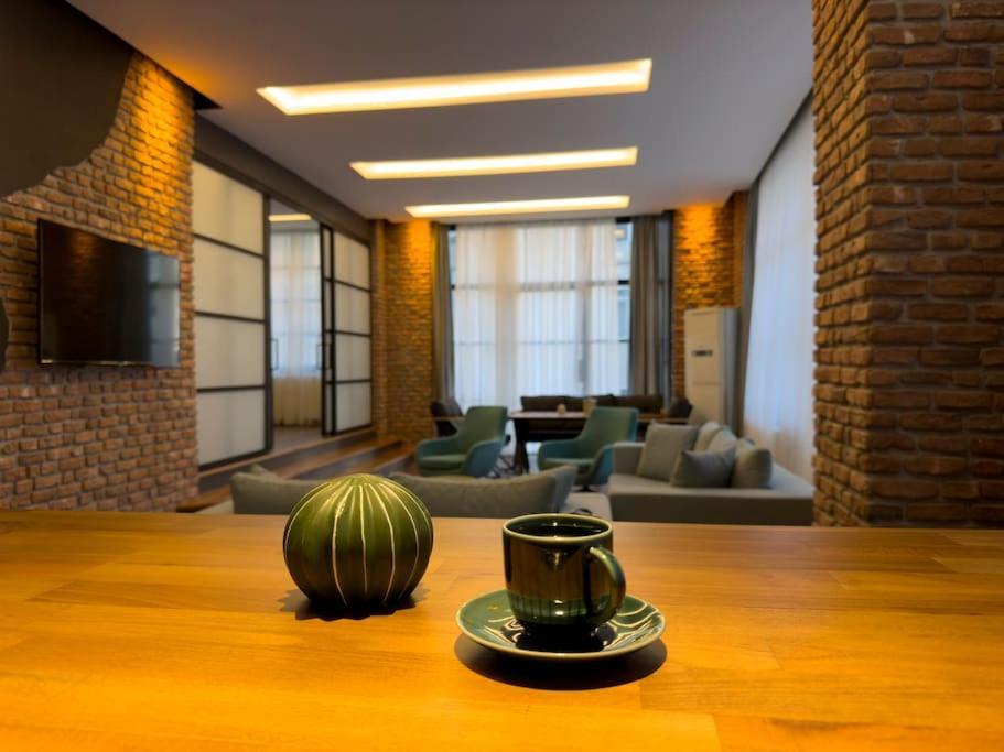 101- Garden, Jacuzzi, Spacious, Luxury House