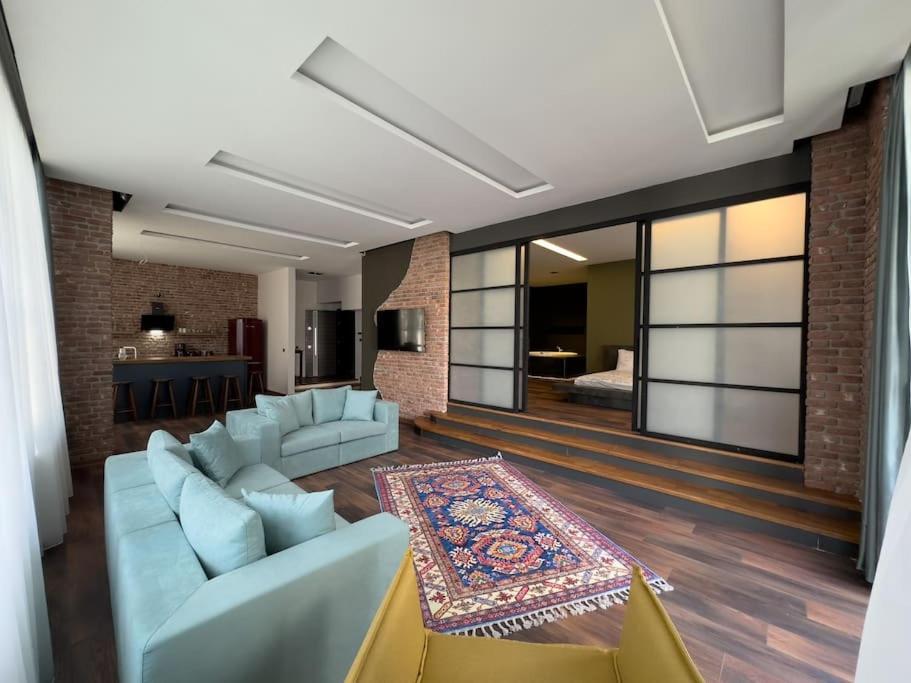 101- Garden, Jacuzzi, Spacious, Luxury House