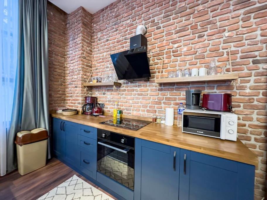 101- Garden, Jacuzzi, Spacious, Luxury House